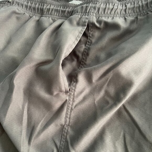 Lands' End Men's 6" Volley Swim Trunks Grey Size Large - Picture 5 of 7